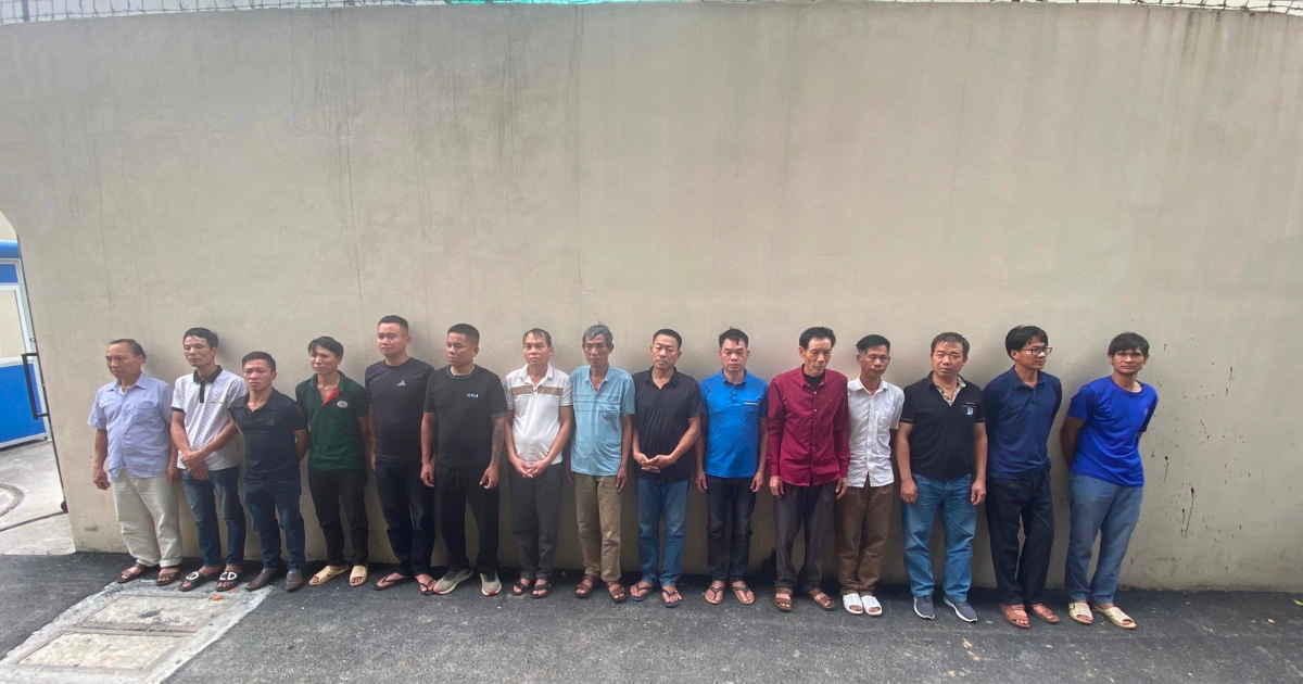ha noi bat qua tang 20 doi tuong danh xoc dia tai nha van hoa thon ha noi bat qua tang 20 doi tuong danh xoc dia tai nha van hoa thon