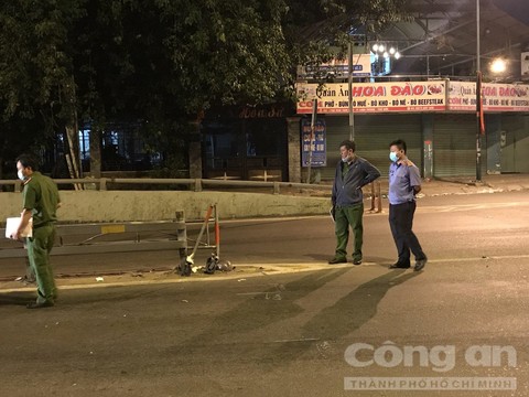 vu thi the nguoi dan ong bien dang tren dai lo pham van dong cong an trich xuat camera 2 vu thi the nguoi dan ong bien dang tren dai lo pham van dong cong an trich xuat camera 2