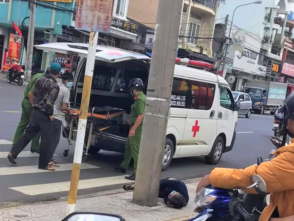 nguoi dan ong khong ro lai lich chet bat thuong tai tp bao loc