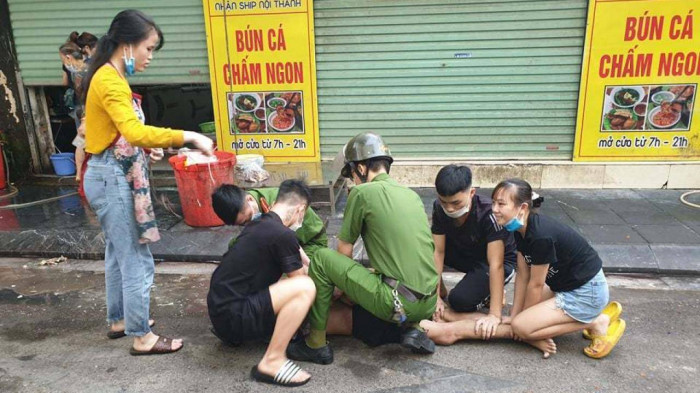 vu khong che ke nghi ngao da chan o to xin deu tai xe danh cong an nhan chung noi gi 9 vu khong che ke nghi ngao da chan o to xin deu tai xe danh cong an nhan chung noi gi 9