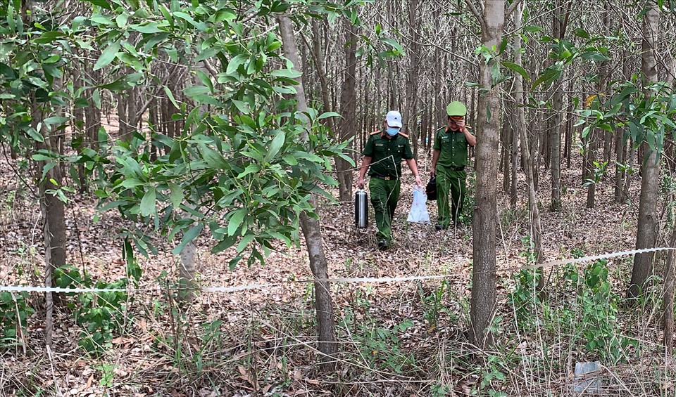 kinh hai thi the treo lo lung khong nguyen ven o rung tram nan nhan bi hoi vung dinh dau kinh hai thi the treo lo lung khong nguyen ven o rung tram nan nhan bi hoi vung dinh dau