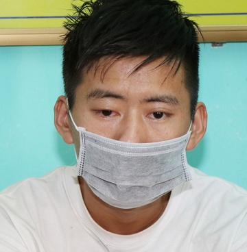 vu dot nhap tiem vang cuom hon 30 doi bong tai lo dien nghi pham 21 tuoi vu dot nhap tiem vang cuom hon 30 doi bong tai lo dien nghi pham 21 tuoi