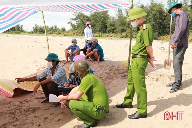 vu thi the nguoi phu nu voi vet cat o co tren bai bien em trai nan nhan tiet lo bat ngo
