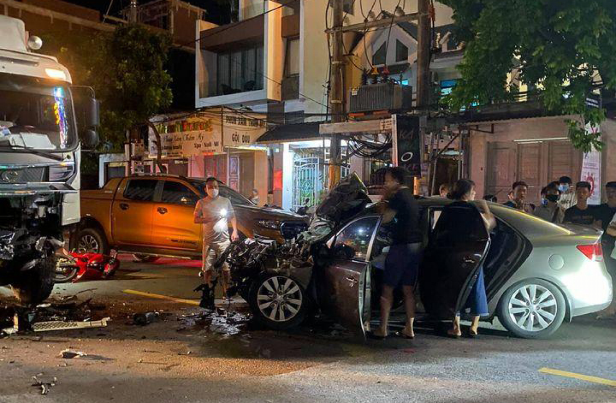 tin tuc tai nan giao thong ngay 1172021 xe may va cham o to di nguoc chieu 1 nguoi tu vong 2