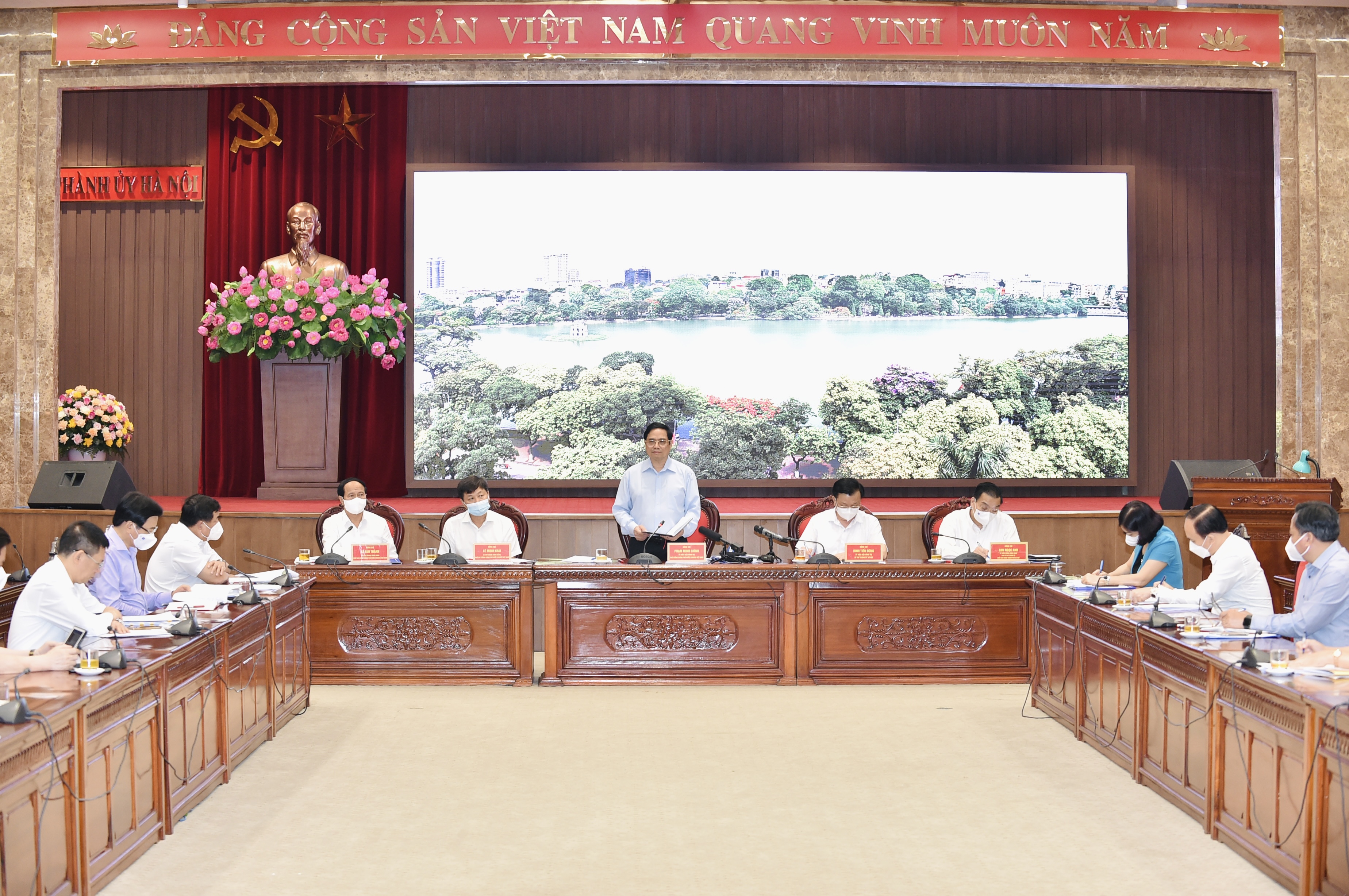 thu tuong pham minh chinh ha noi phai uu tien so 1 cho phong chong dich an toan hieu qua 1