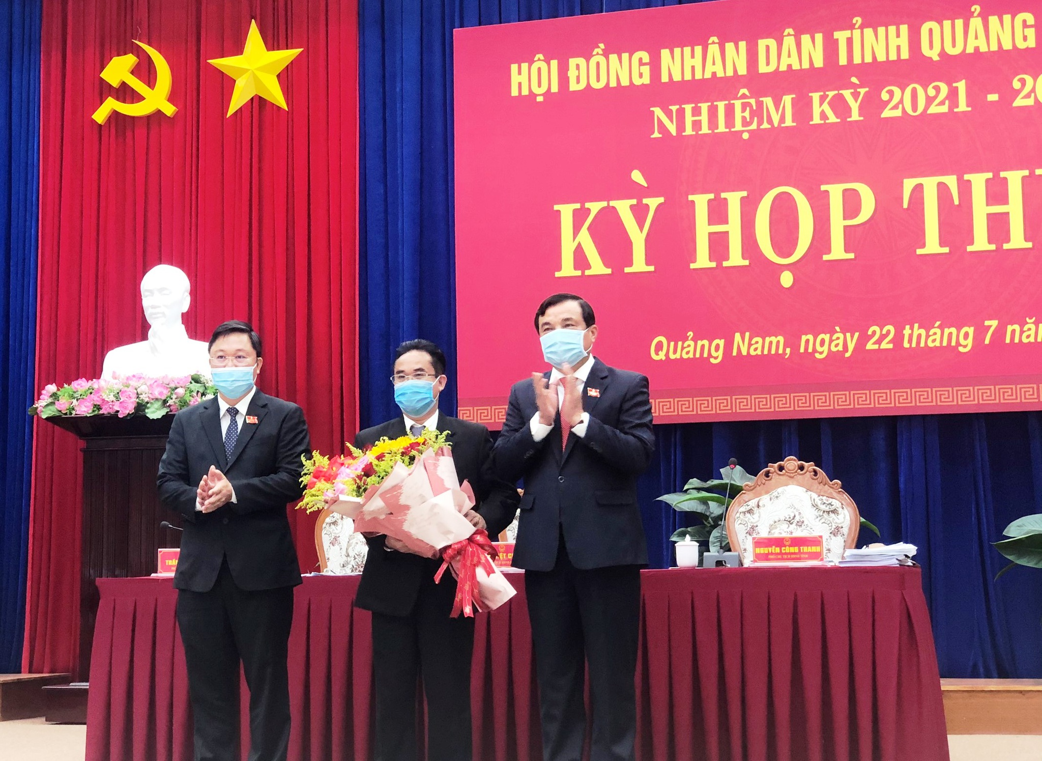 tan pho chu tich ubnd tinh quang nam vua duoc bau la ai 