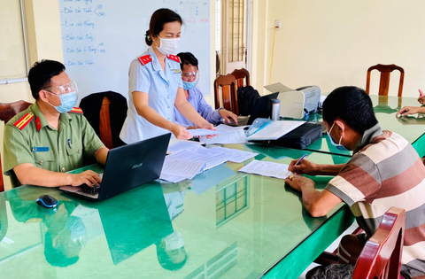 tung tin cam cho de ban duoc nhieu hang nguoi dan ong ban thit heo bi xu phat 5 trieu dong tung tin cam cho de ban duoc nhieu hang nguoi dan ong ban thit heo bi xu phat 5 trieu dong