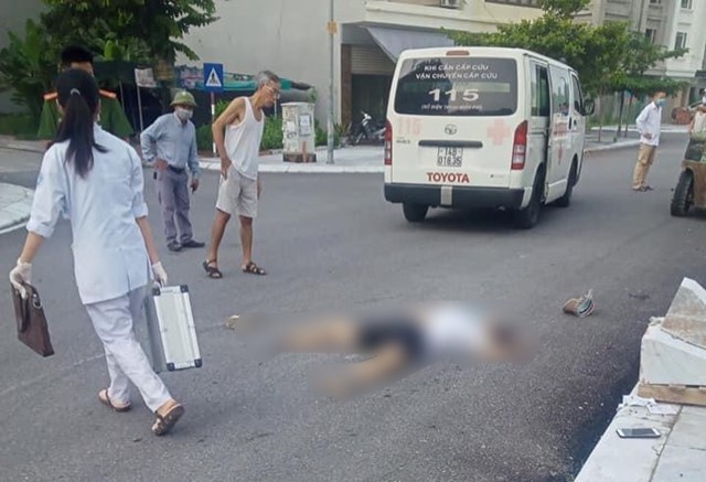 vu xe nang vao cua can chet nguoi phu nu di bo hinh anh camera ghi duoc gi vu xe nang vao cua can chet nguoi phu nu di bo hinh anh camera ghi duoc gi
