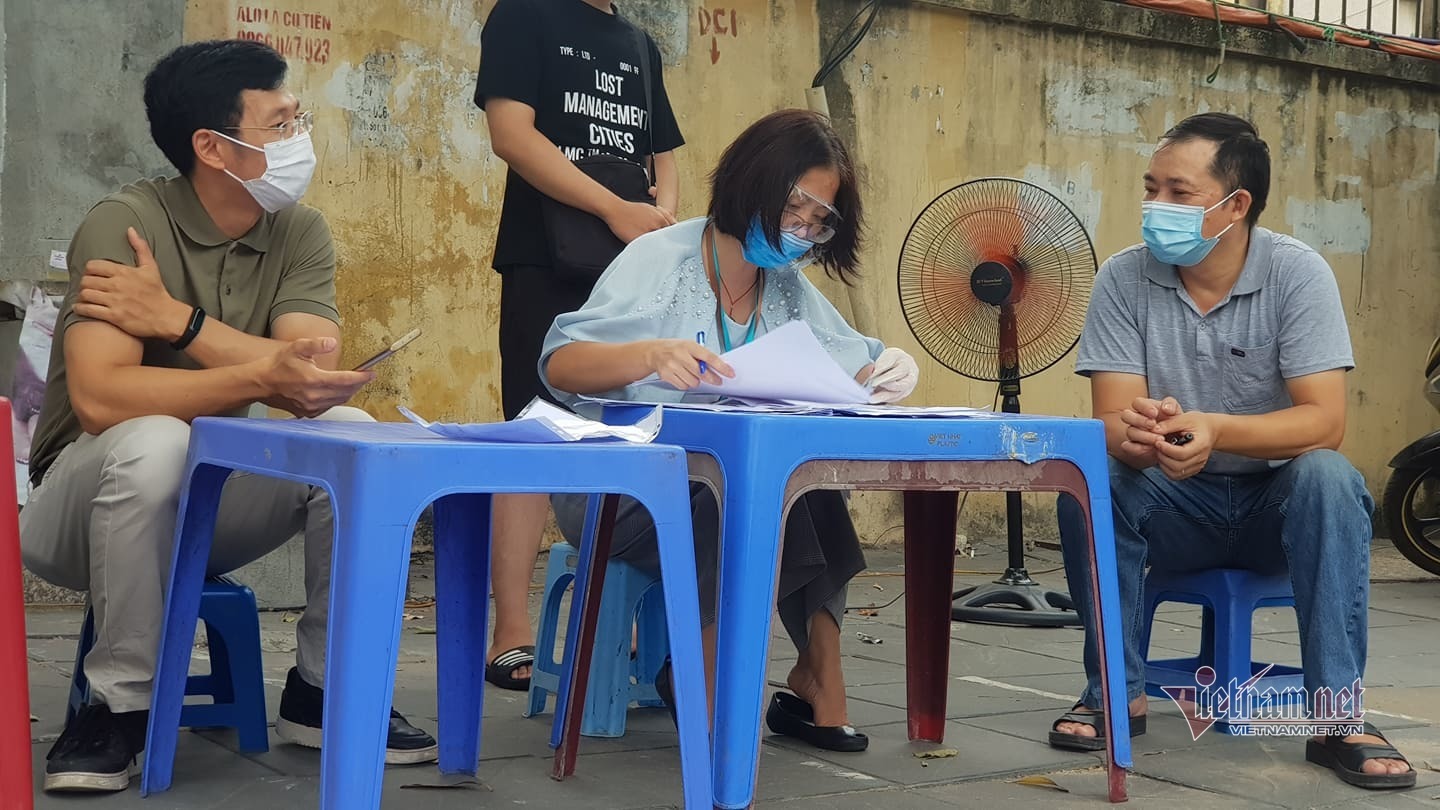 ngay dau siet ly do ra duong chot kiem soat dich o ha noi phai xa tram 5 ngay dau siet ly do ra duong chot kiem soat dich o ha noi phai xa tram 5