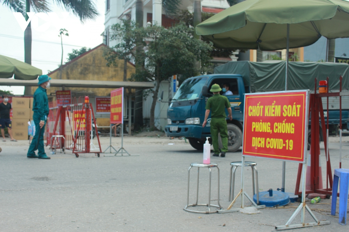 ha noi yeu cau nguoi dan quet ma qr khi di qua chot kiem dich covid 19 ha noi yeu cau nguoi dan quet ma qr khi di qua chot kiem dich covid 19