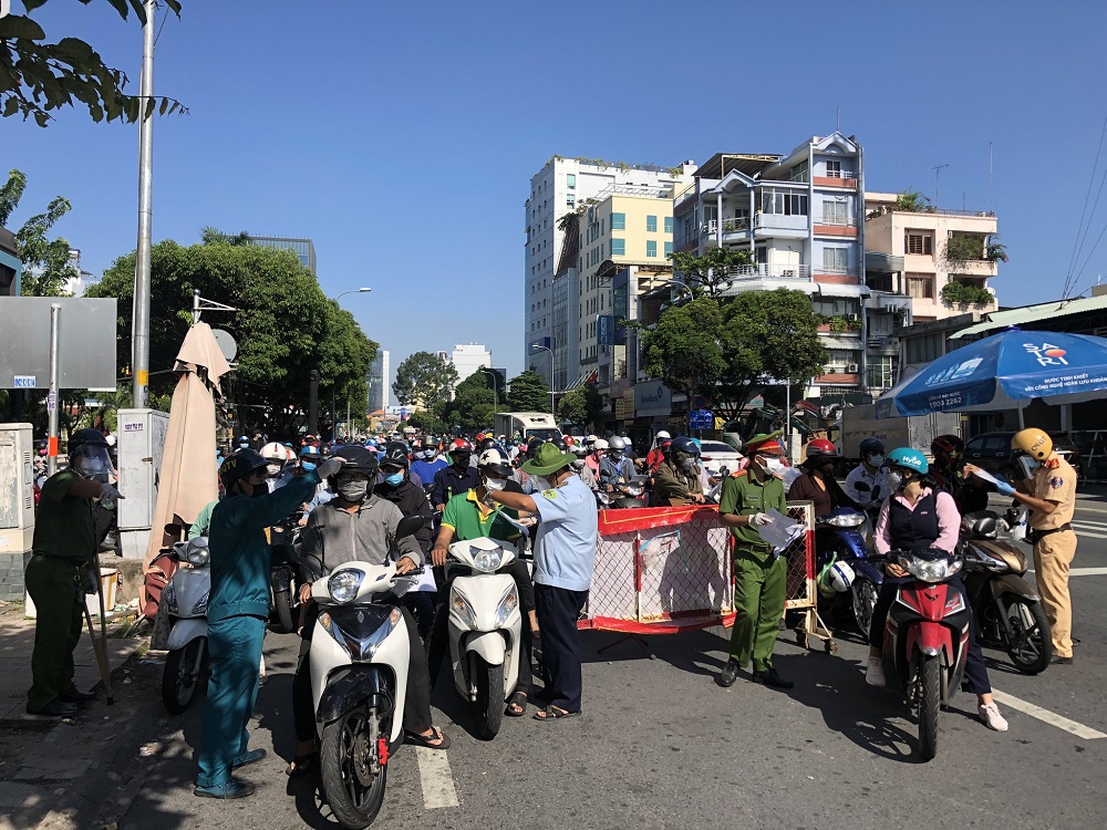 tp hcm tam ngung khai bao di chuyen noi dia nhieu chot kiem soat covid 19 van un ua tp hcm tam ngung khai bao di chuyen noi dia nhieu chot kiem soat covid 19 van un ua