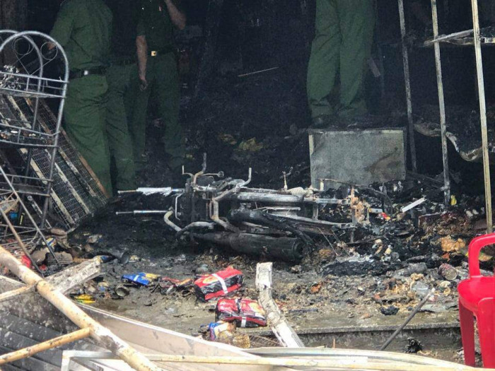 rung minh hien truong vu chay nha luc nua dem 5 nguoi chet o binh duong 4 rung minh hien truong vu chay nha luc nua dem 5 nguoi chet o binh duong 4