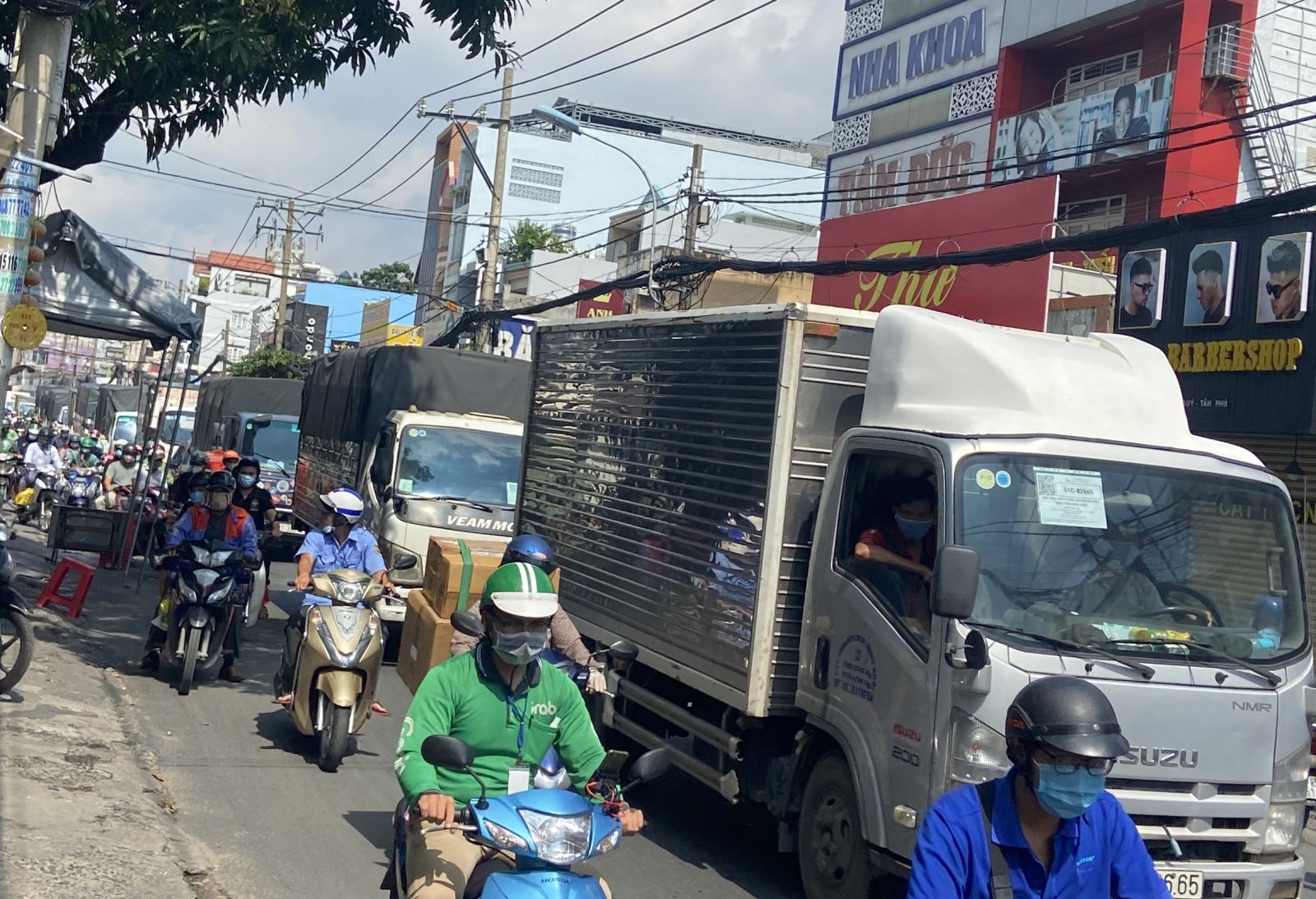 nguoi dan tp hcm do ra duong mua thuc pham tich tru truoc ngay 23 8 4 nguoi dan tp hcm do ra duong mua thuc pham tich tru truoc ngay 23 8 4