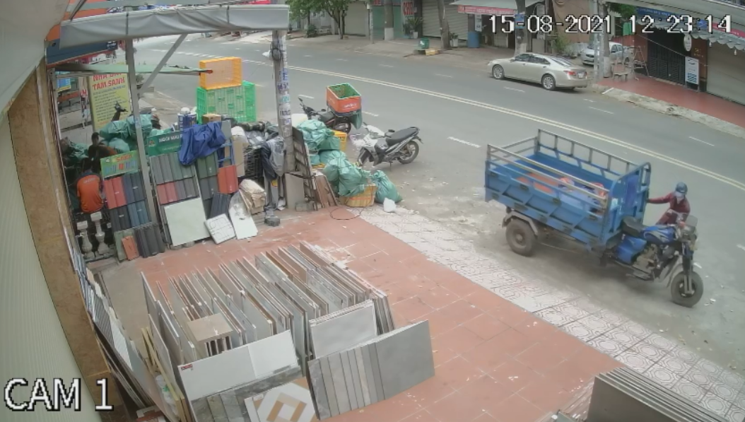 video ten trom xe ba gac bo chay troi chet vi xe khong no duoc may video ten trom xe ba gac bo chay troi chet vi xe khong no duoc may