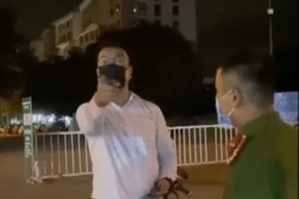 nguoi dan ong xung la tien si lam o vtv bi xu phat 3 7 trieu dong nguoi dan ong xung la tien si lam o vtv bi xu phat 3 7 trieu dong