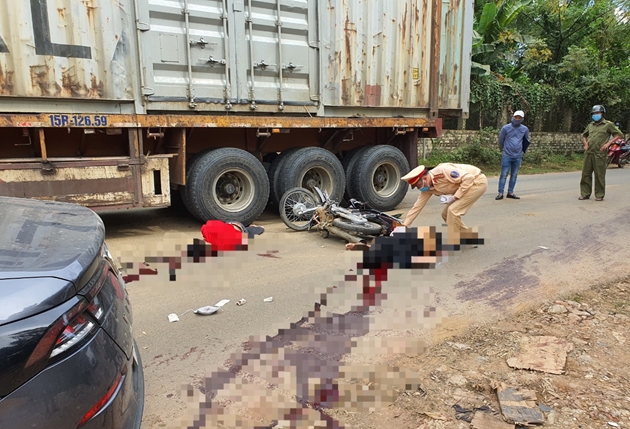 va cham voi xe dau keo 2 nam sinh o hoa binh tu vong thuong tam