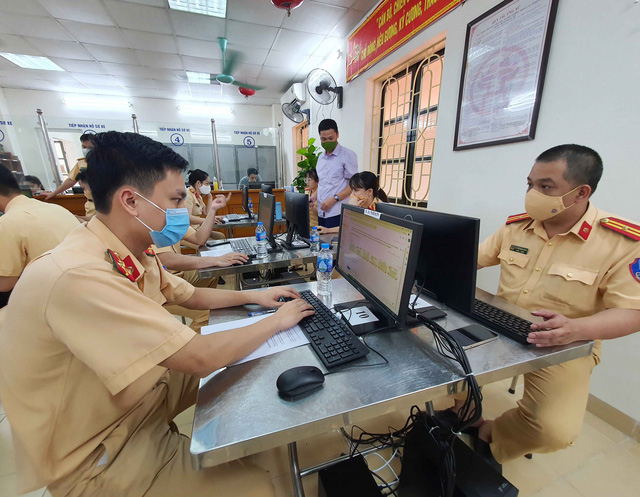 cong an ha noi lam viec 24 24 de phuc vu viec cap giay di duong cho nguoi dan 1 cong an ha noi lam viec 24 24 de phuc vu viec cap giay di duong cho nguoi dan 1