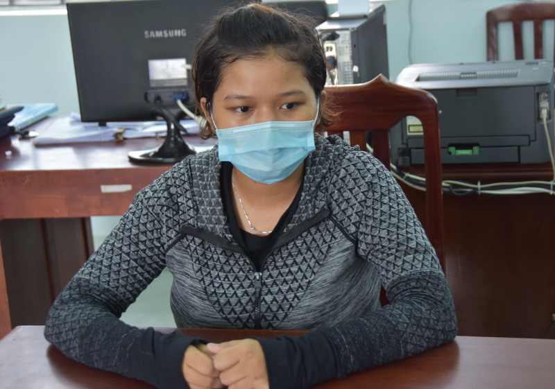 co gai 19 tuoi chuyen hen canh may rau den khach san de giang bay tinh sa luoi