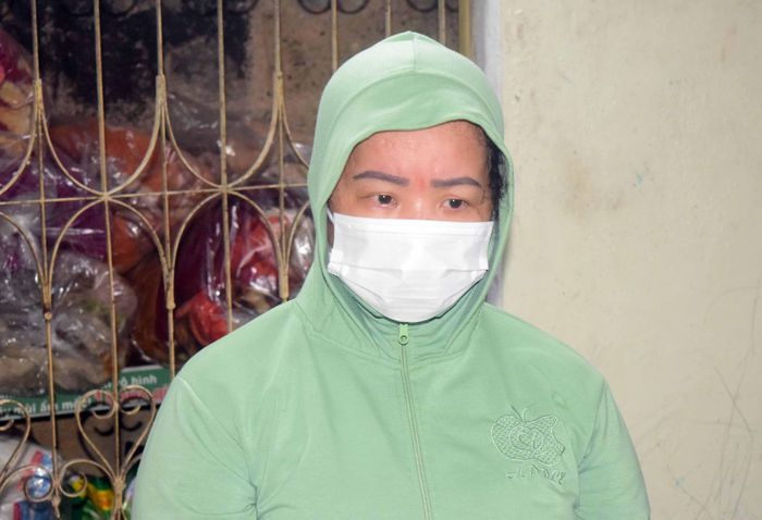 nu quai trom hon 20 cay vang roi dua nan nhan di trinh bao cong an 1 nu quai trom hon 20 cay vang roi dua nan nhan di trinh bao cong an 1