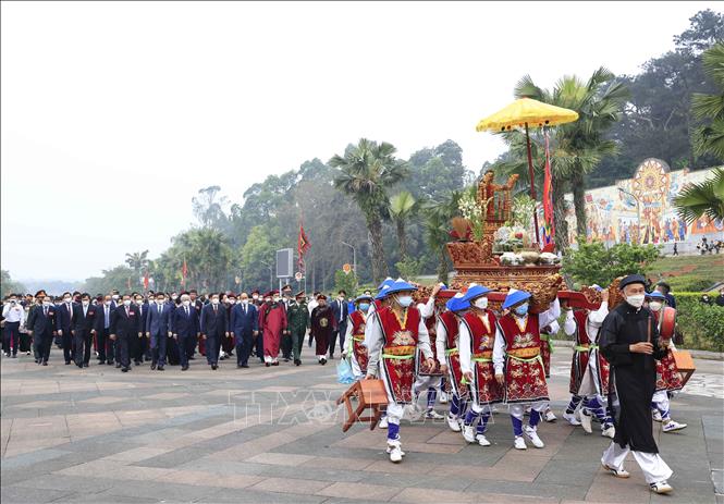 long trong to chuc le dang huong tuong niem cac vua hung 2 long trong to chuc le dang huong tuong niem cac vua hung 2