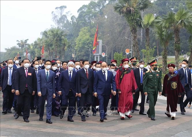 long trong to chuc le dang huong tuong niem cac vua hung 3 long trong to chuc le dang huong tuong niem cac vua hung 3