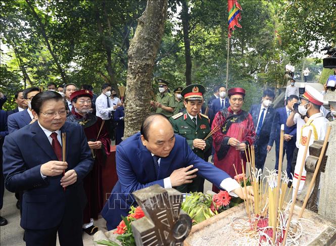long trong to chuc le dang huong tuong niem cac vua hung 6 long trong to chuc le dang huong tuong niem cac vua hung 6