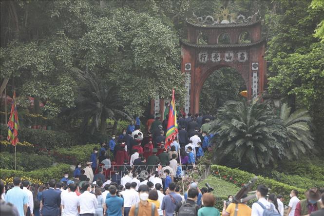 long trong to chuc le dang huong tuong niem cac vua hung 9 2 long trong to chuc le dang huong tuong niem cac vua hung 9 2