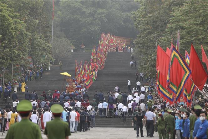 long trong to chuc le dang huong tuong niem cac vua hung 9 long trong to chuc le dang huong tuong niem cac vua hung 9