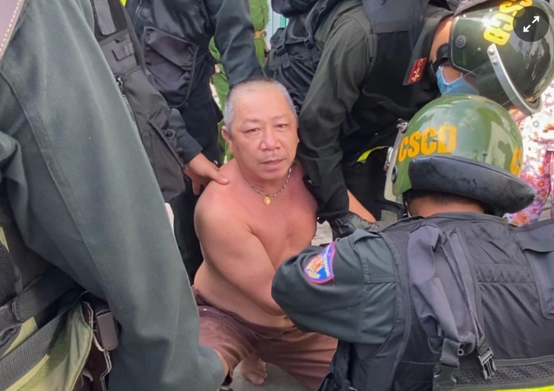 vu tat axit hang xom roi co thu trong phong tro do bi che an mac khong giong ai vu tat axit hang xom roi co thu trong phong tro do bi che an mac khong giong ai
