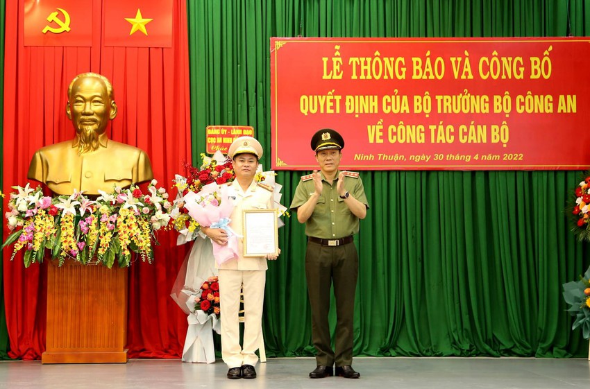 chan dung tan giam doc cong an tinh ninh thuan vua duoc bo nhiem chan dung tan giam doc cong an tinh ninh thuan vua duoc bo nhiem