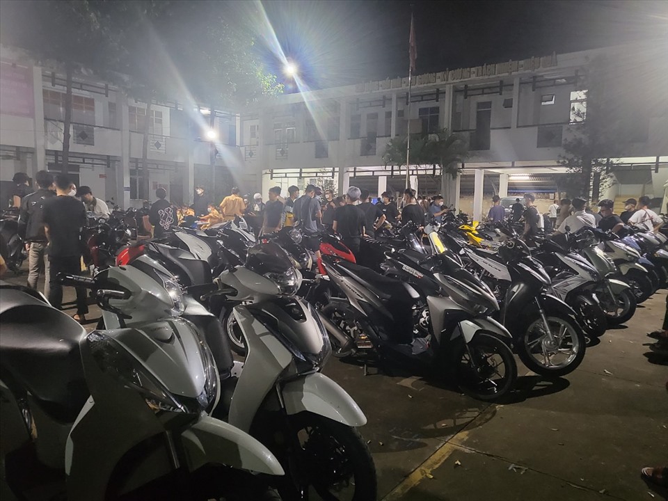 hon 300 xe may co dau hieu do che chuan bi di bao thi bi csgt vay bat hon 300 xe may co dau hieu do che chuan bi di bao thi bi csgt vay bat