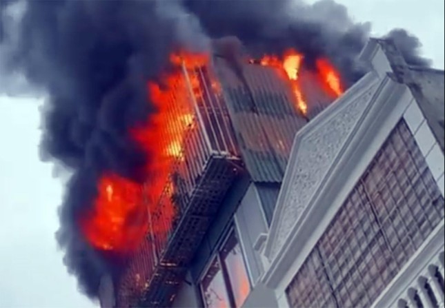 ha noi can nha 5 tang boc chay ngun ngut luc sang som ha noi can nha 5 tang boc chay ngun ngut luc sang som