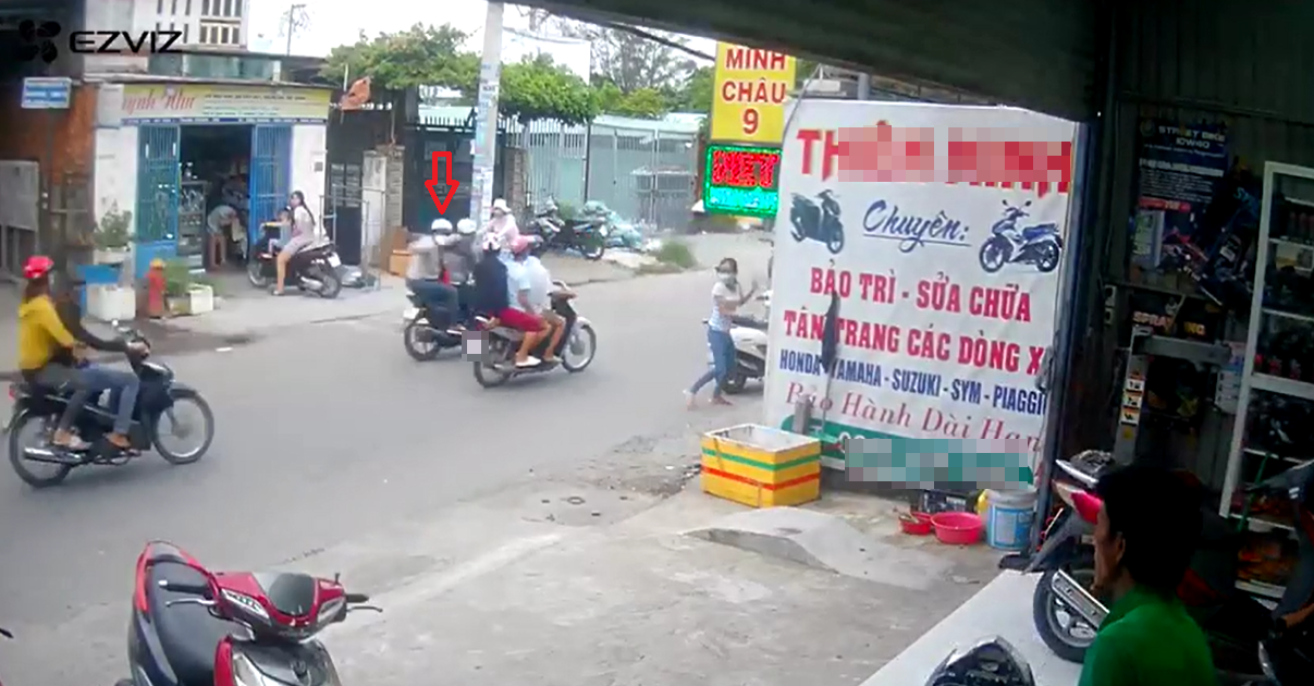 xac minh clip 2 thanh nien giat day chuyen xit hoi cay nguoi dan de tau thoat xac minh clip 2 thanh nien giat day chuyen xit hoi cay nguoi dan de tau thoat
