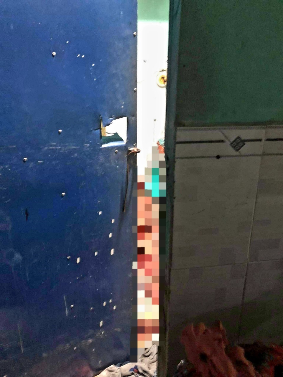 vo ta hoa phat hien chong nam guc tren vung mau trong phong tro khoa trai vo ta hoa phat hien chong nam guc tren vung mau trong phong tro khoa trai