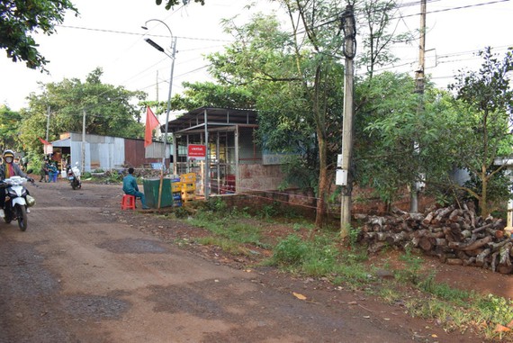 phat hien 2 nguoi phu nu chet chay trong nha nguoi dan ong bat dong ben chai thuoc sau 1
