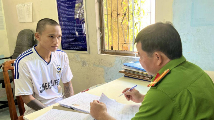 thanh nien 20 tuoi du do ban gai nhi vao quan ca phe choi la lam chuyen nguoi lon thanh nien 20 tuoi du do ban gai nhi vao quan ca phe choi la lam chuyen nguoi lon