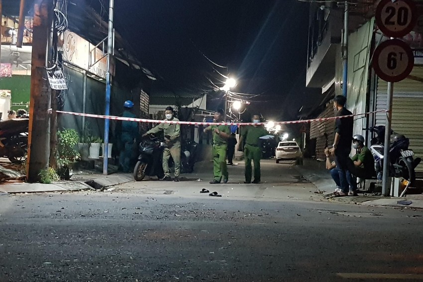 vu thanh nien bi chem chet trong hem o long an cong an trich xuat camera vu thanh nien bi chem chet trong hem o long an cong an trich xuat camera