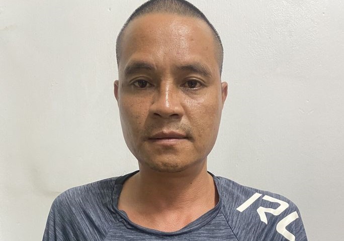 chan dung nguoi dan ong dam chet nguoi giua dem khuya roi ra cong an dau thu0 0
