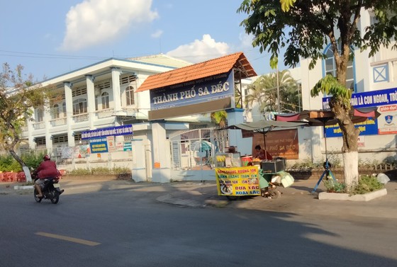vi sao nu hieu truong truong thpt sa dec bi ky luat 