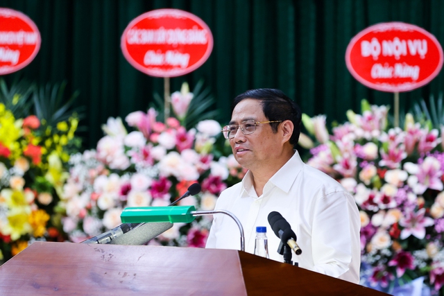 thu tuong pham minh chinh trao quyet dinh bi thu ban can su dang quyen bo truong bo y te 2 thu tuong pham minh chinh trao quyet dinh bi thu ban can su dang quyen bo truong bo y te 2