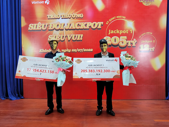 nguoi trung vietlott 205 ty dong la ai nguoi trung vietlott 205 ty dong la ai