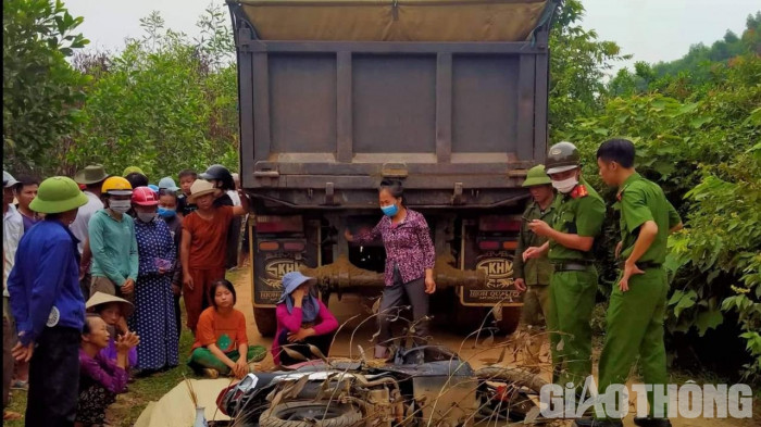 xe tai tong xe may mot nu sinh vien tu vong thuong tam