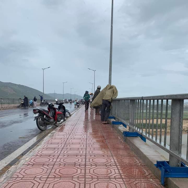 vu dang ngoi nhau nam thanh nien nhay xuong song tu tu chua tim thay thi the vu dang ngoi nhau nam thanh nien nhay xuong song tu tu chua tim thay thi the