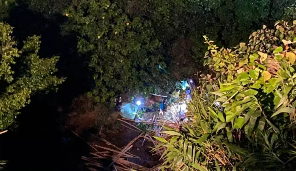hien truong vu tai nan kinh hoang 4 nguoi chet o thua thien hue 9 1
