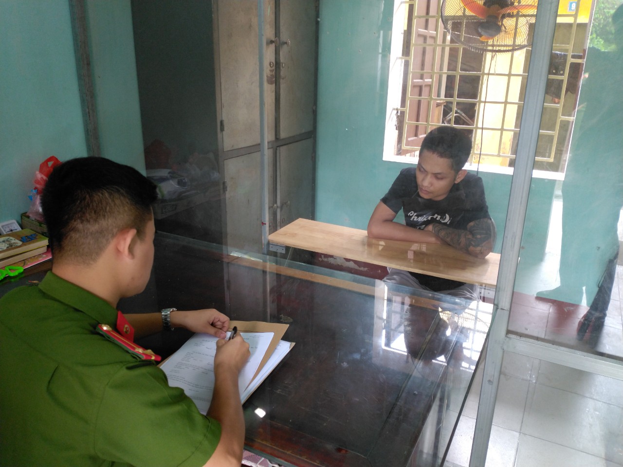 co gai 19 tuoi bi nguoi yeu dung anh nong tong tien co gai 19 tuoi bi nguoi yeu dung anh nong tong tien