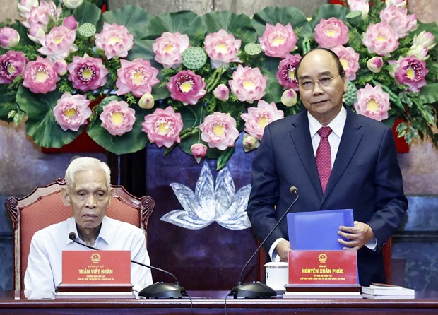 chu tich nuoc gap mat cac can bo tung phuc vu va bao ve bac ho 2 chu tich nuoc gap mat cac can bo tung phuc vu va bao ve bac ho 2