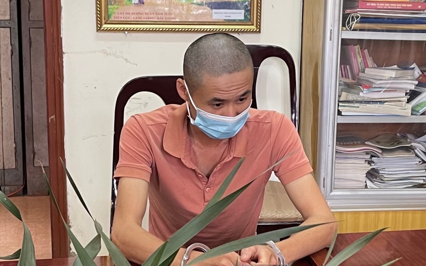 vu be gai 12 tuoi bi hiep dam yeu rau xanh khai 2 lan yeu ban gai