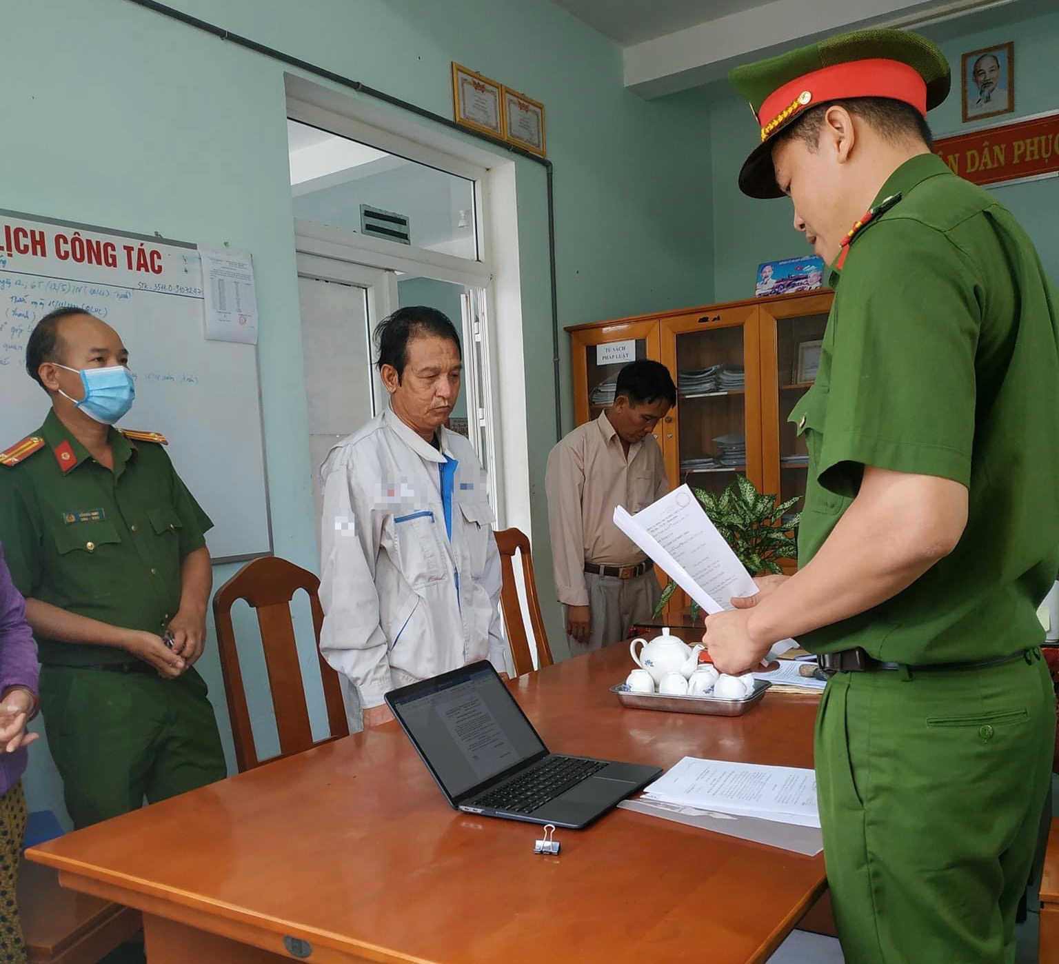 vu be gai 9 tuoi bi hang xom hiep dam bat ngo loi khai cua yeu rau xanh