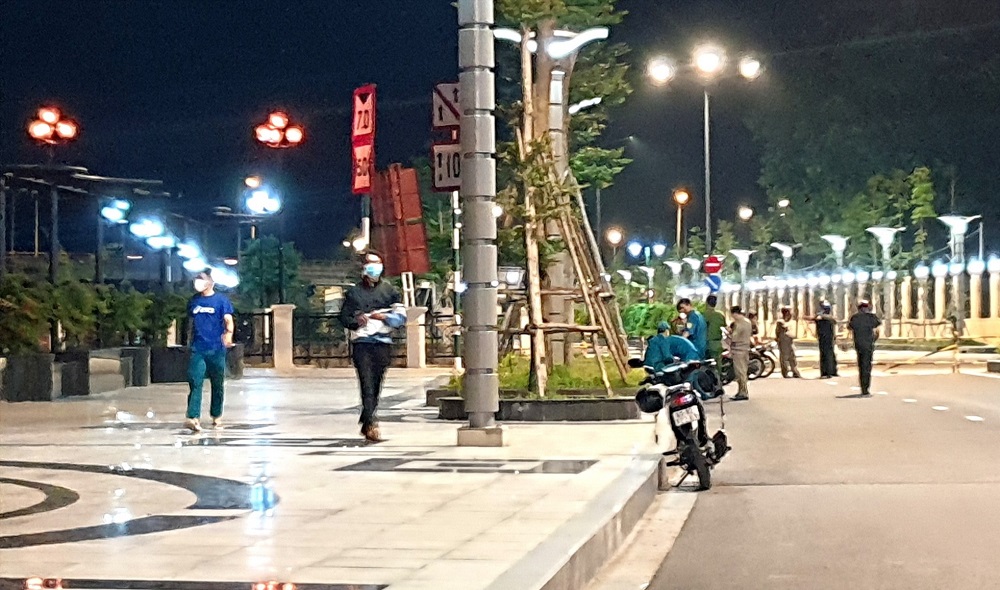 vu nguoi dan ong nghi tu thieu tren pho di bo o binh duong hien truong co gi vu nguoi dan ong nghi tu thieu tren pho di bo o binh duong hien truong co gi