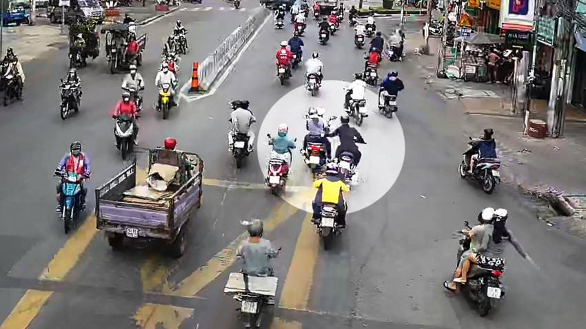 dang di tra no nguoi phu nu bi giat tui xach dung vang va gan 500 trieu dong dang di tra no nguoi phu nu bi giat tui xach dung vang va gan 500 trieu dong